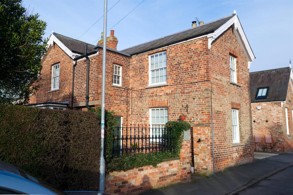 17_exterior_02.jpg