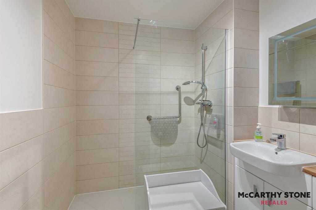 8600809-interior04-800.JPG