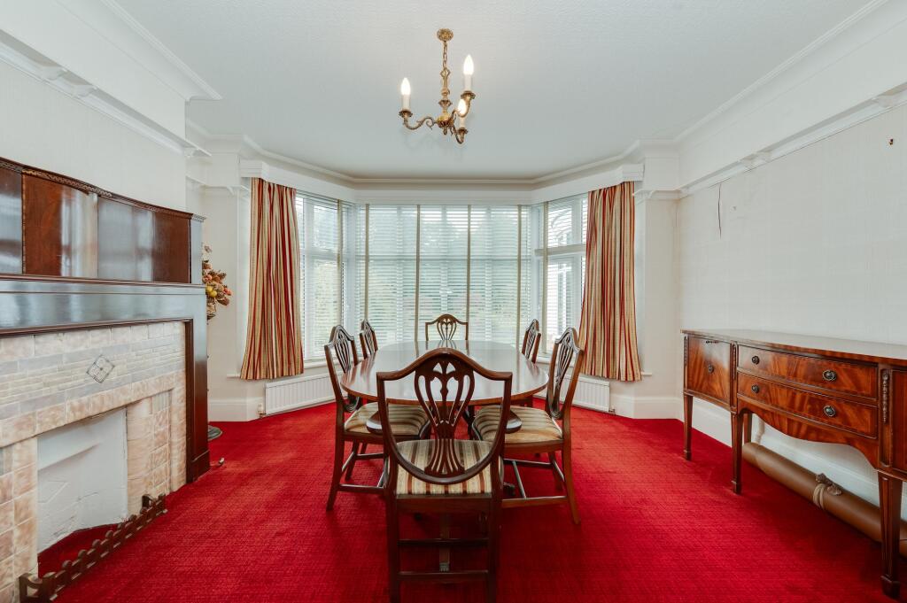 KITCHEN, DINING ROOM, LOUNGE AND GARDEN ROOM