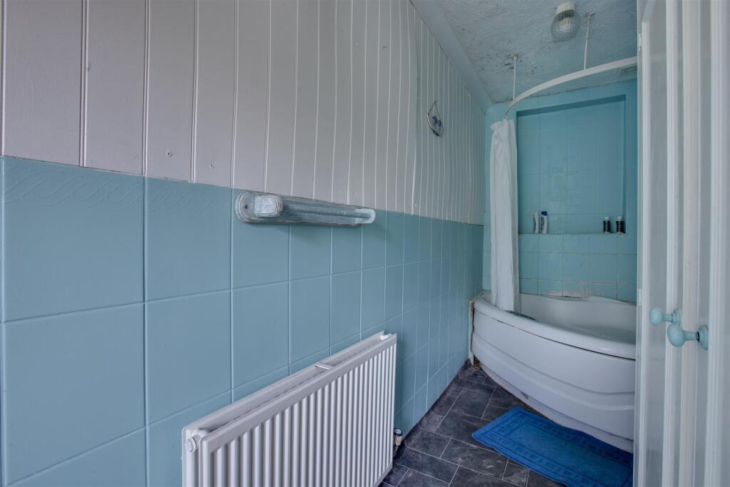 41 Hillview Road, HP13 6XY-15.jpg