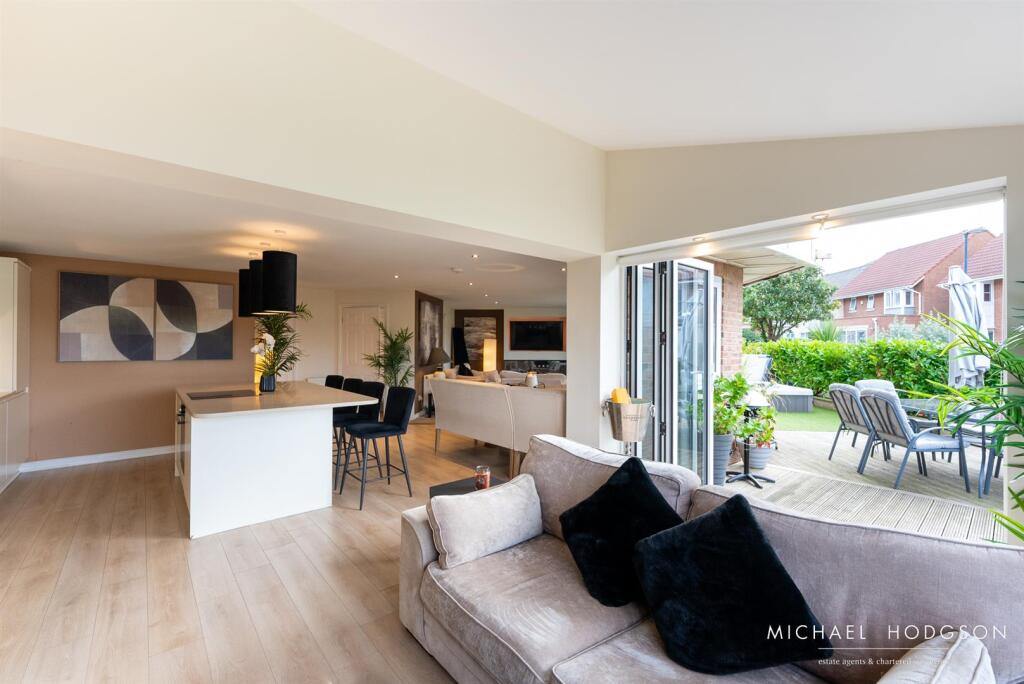 6, Normanby Court-34.jpg