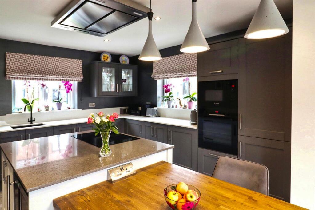 BREAKFAST KITCHEN