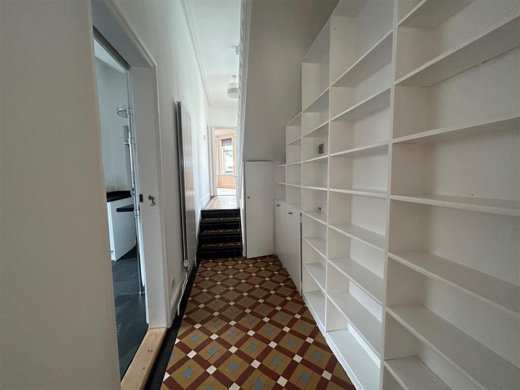 Hallway.jpg
