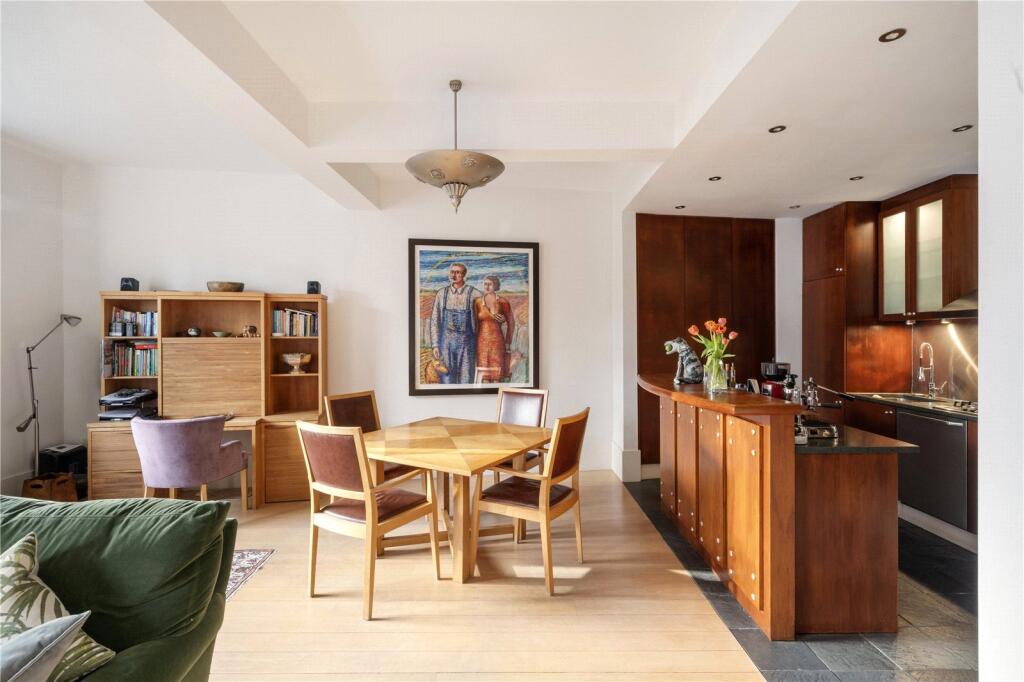Recepetion/Kitchen