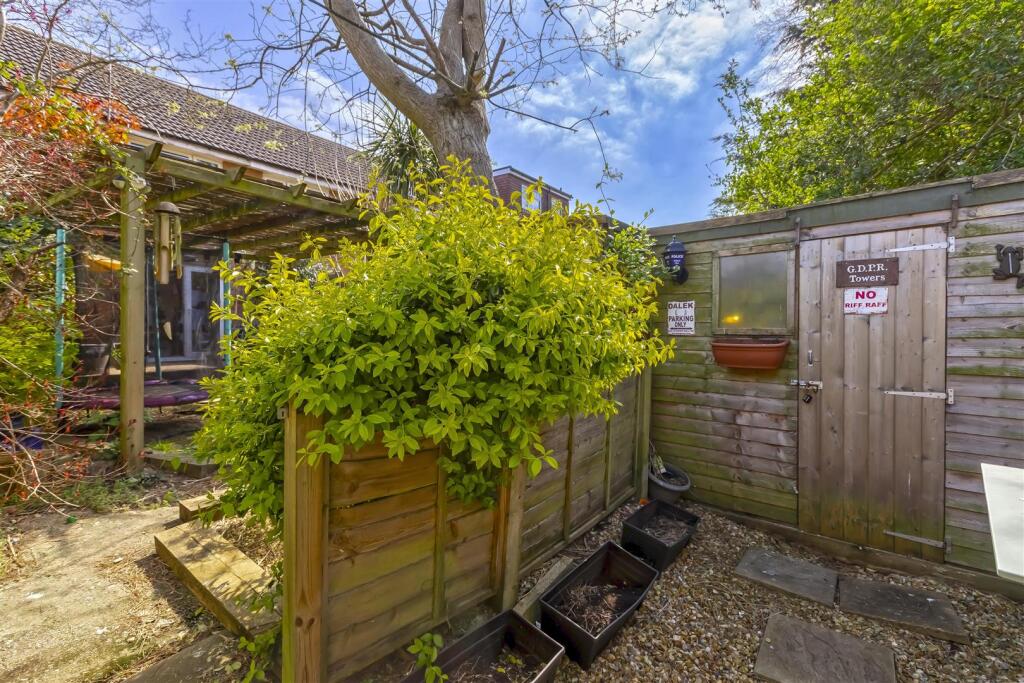 Lenhurst Way_14.jpg