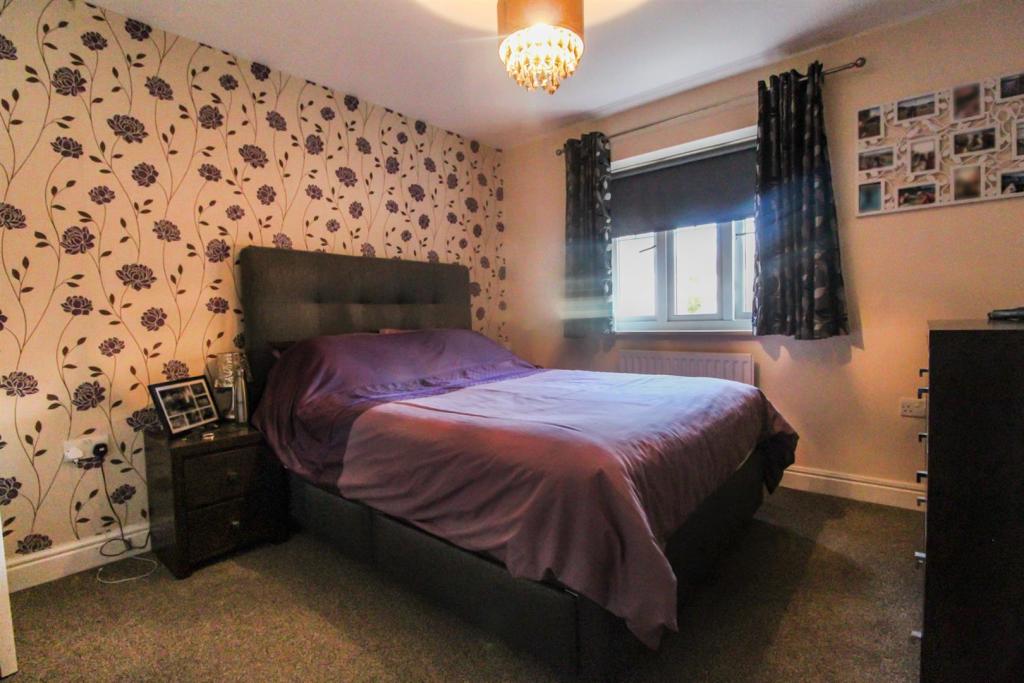 bed 1.jpg