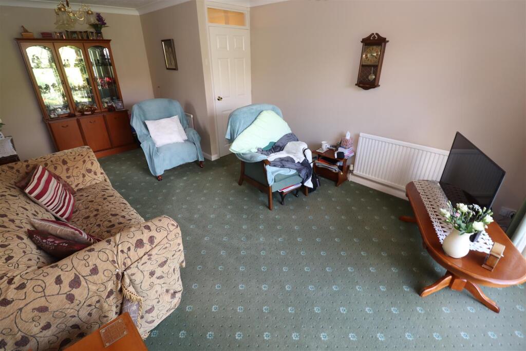 Lounge / Dining Room