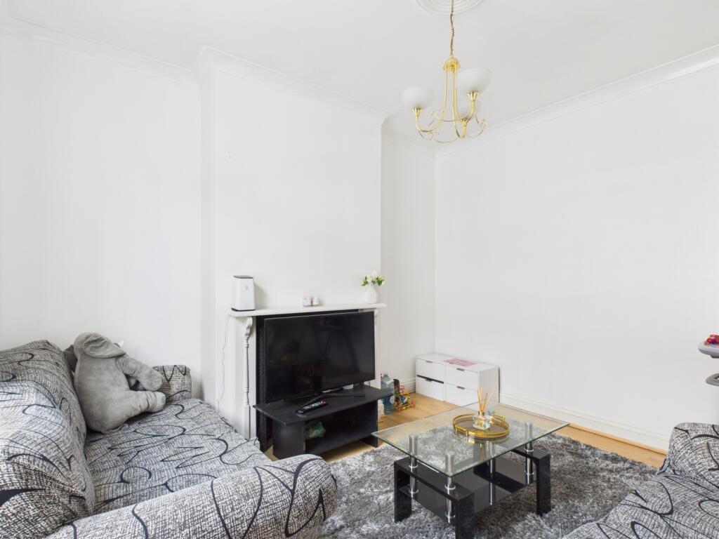 CAM02313G0-PR0089-STILL002