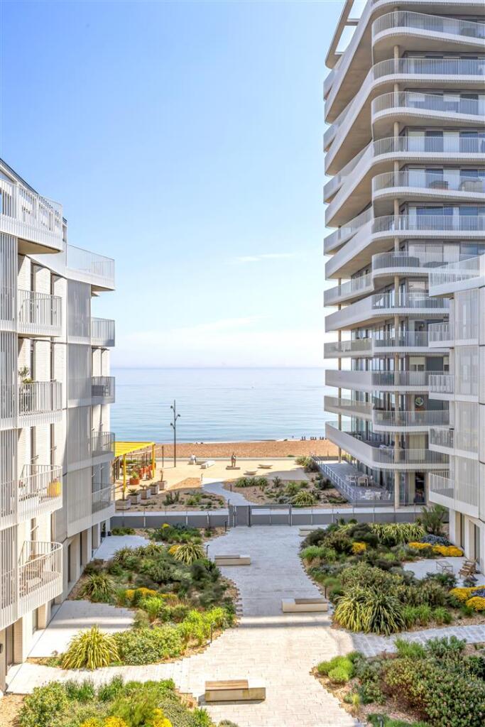 Bayside Apartments, Flat 90-009.jpg