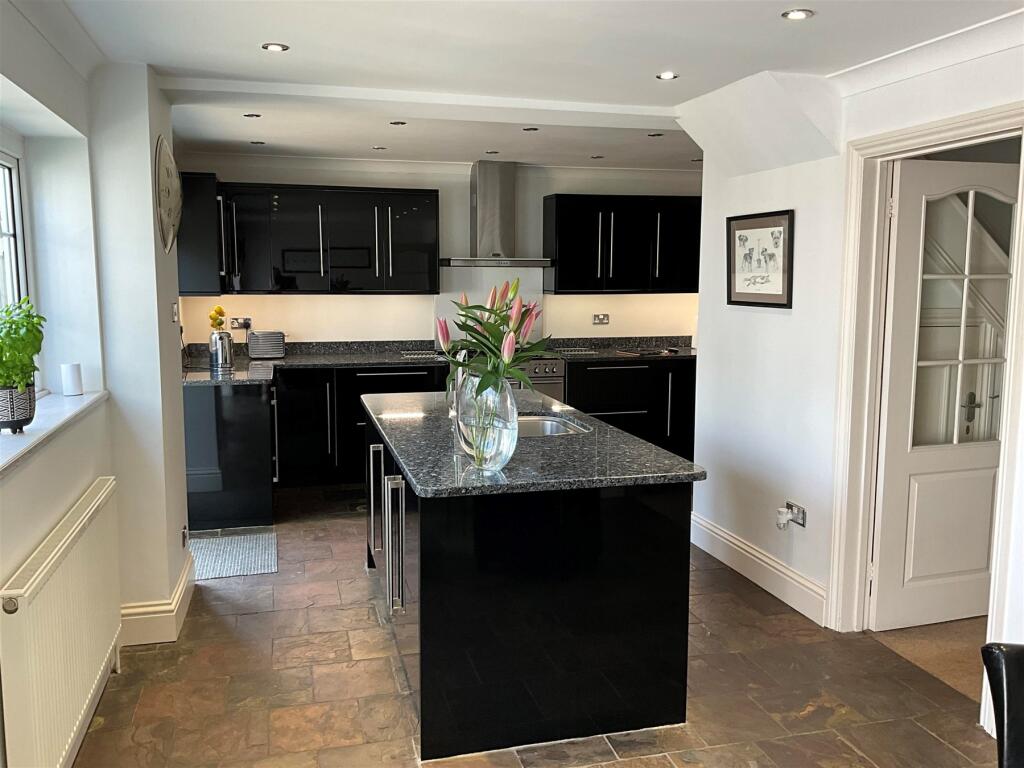 Kitchen 3