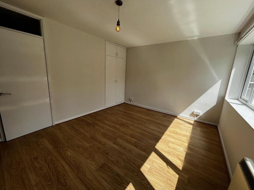 12 High Point Bedroom 2.jpg