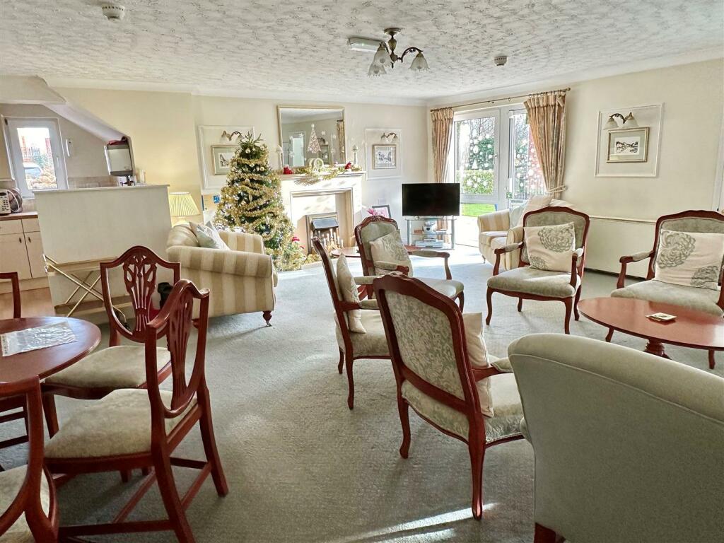 communal lounge