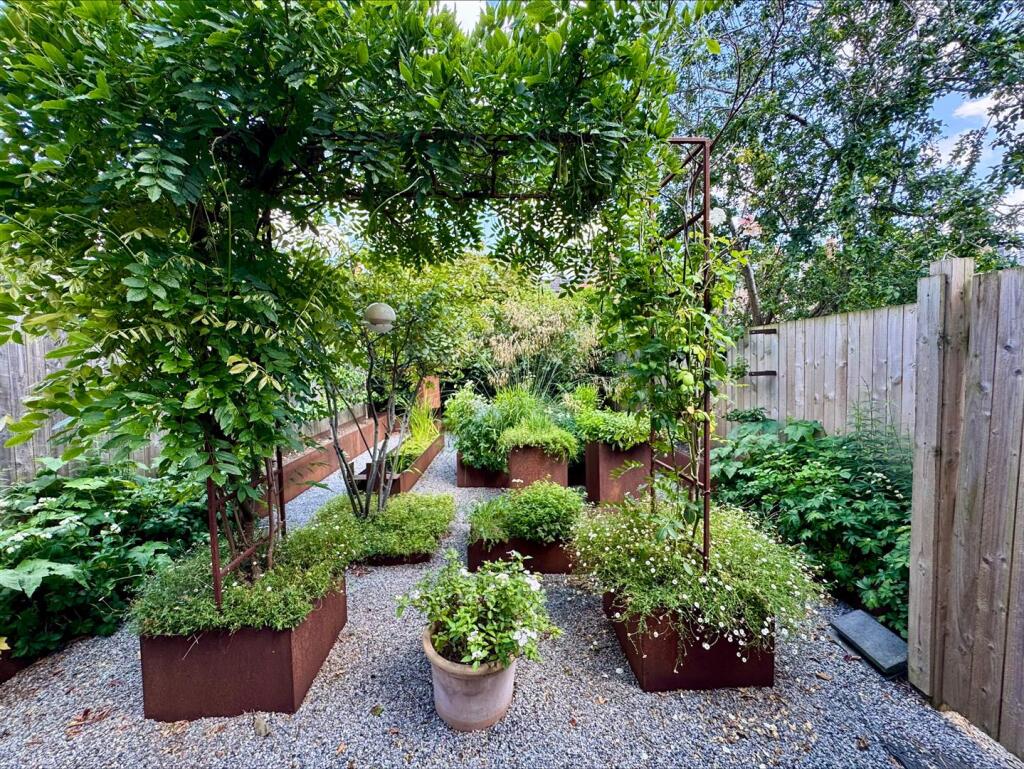 processed-2EFA3912-B5AD-4183-A272-16175FD60015.jpe