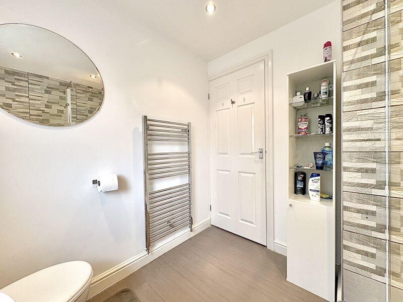 SHOWER ROOM