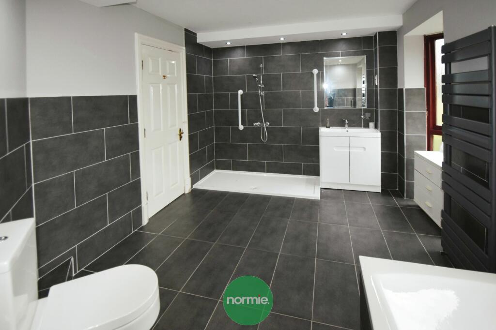 Master En-Suite