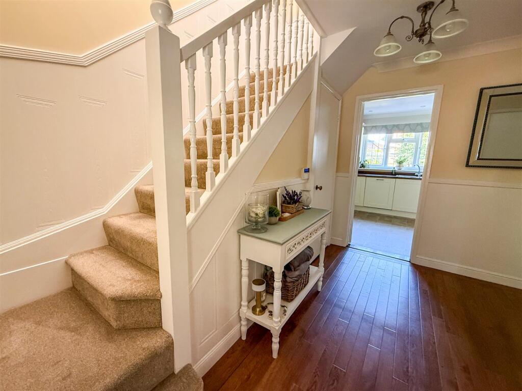 ENTRANCE HALLWAY