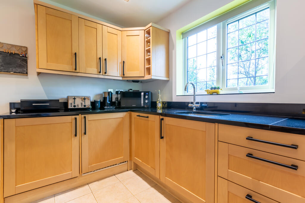 Robinson-David-Estate-Agents-Gloucester-Cherringto