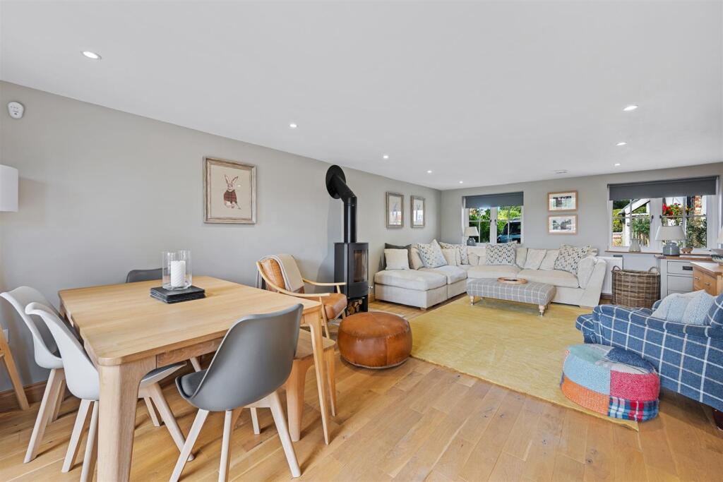 RoseCottageWeb27.jpg