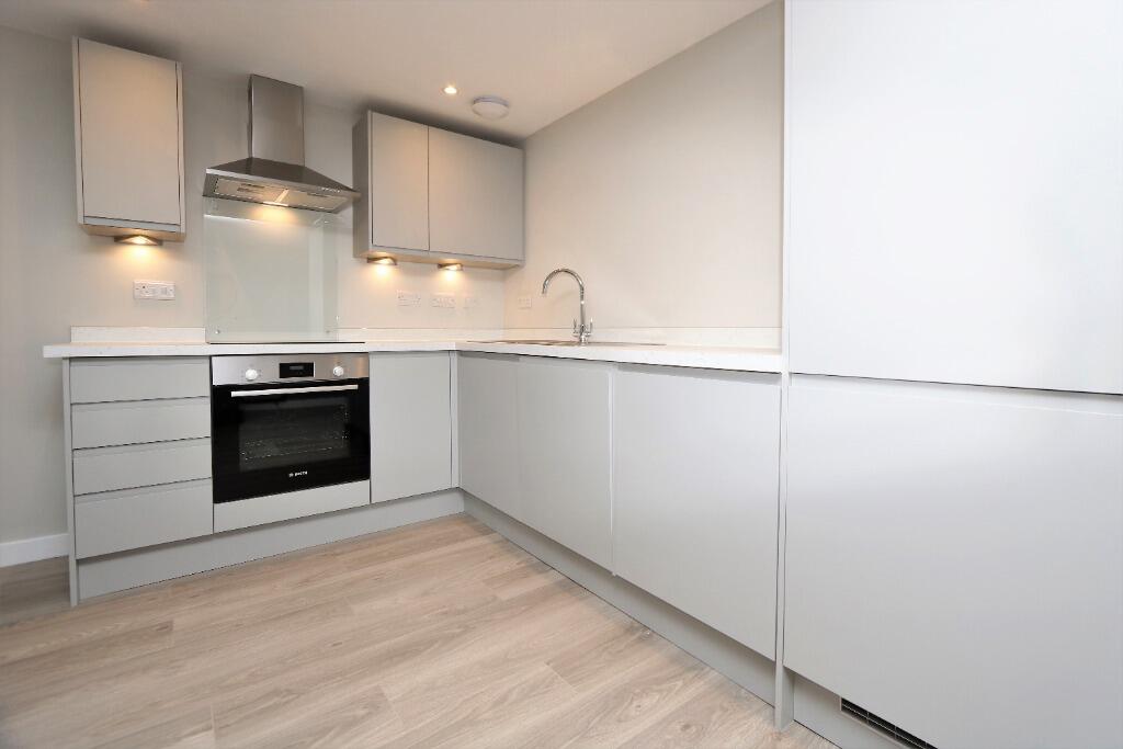 10_16775761661639.JP