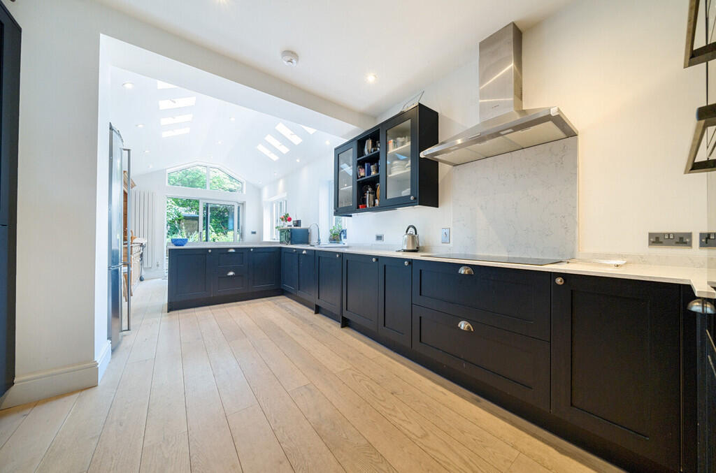 1300243-7-683dd27...