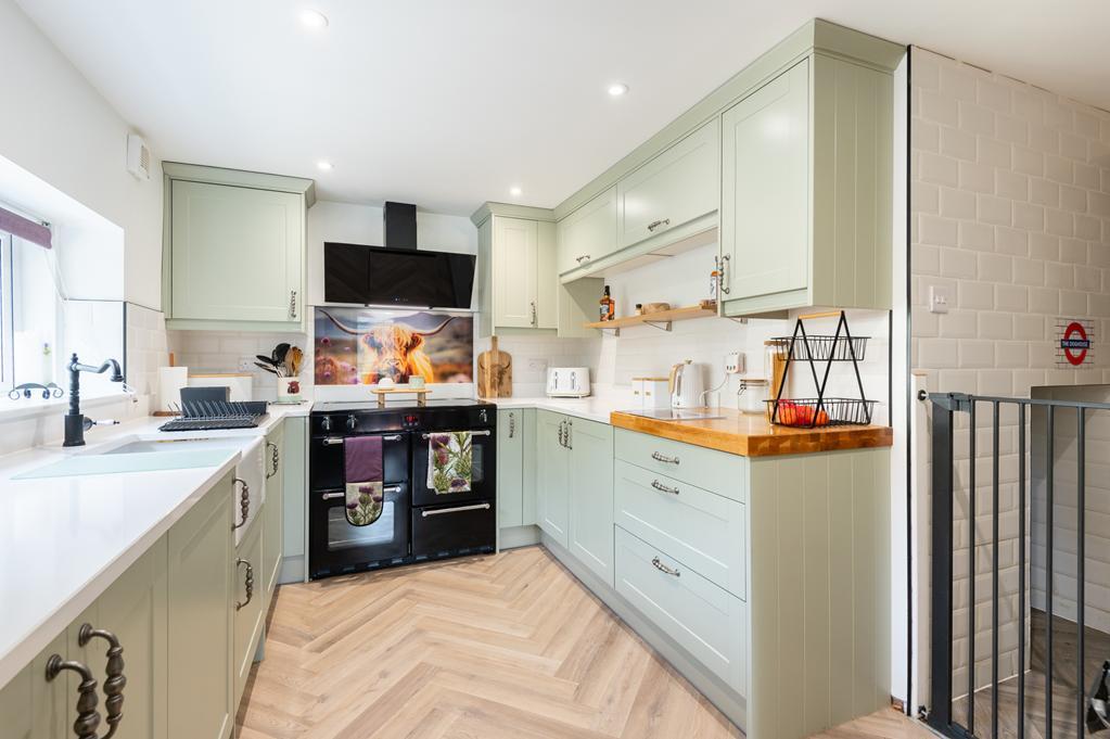 KITCHEN RIGHT