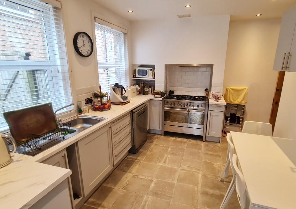 22ft Kitchen/BrfstRm