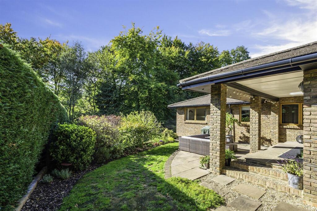 SILVER CLOSE, 4- (25).jpg