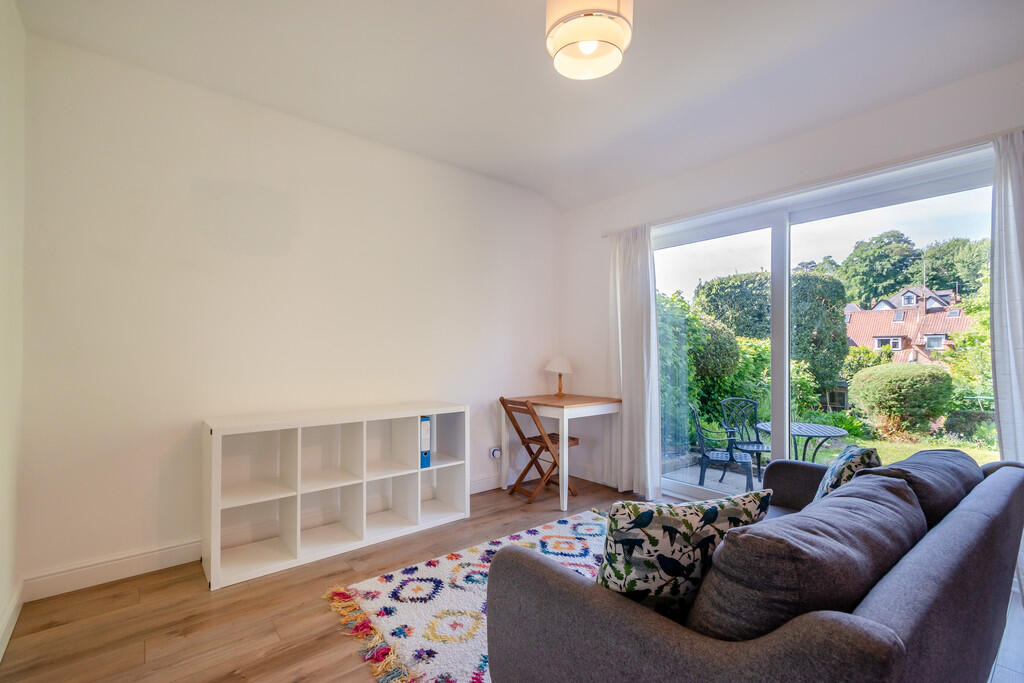8649457-interior0...