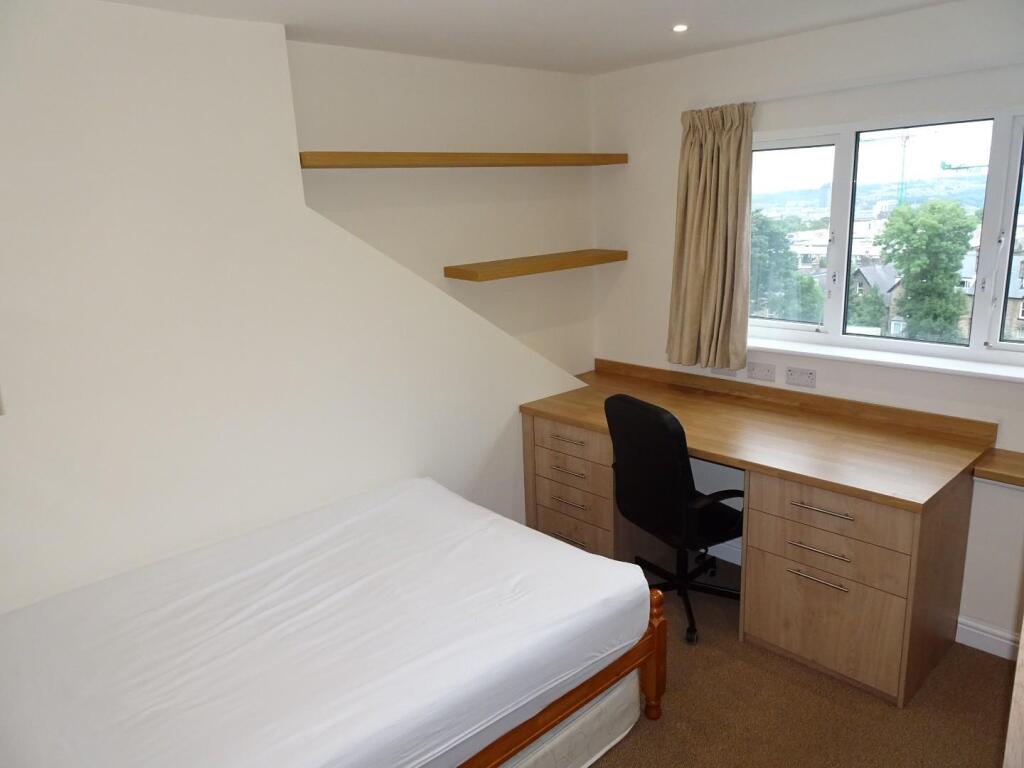 557 Crookesmoor Road Room 5JPG