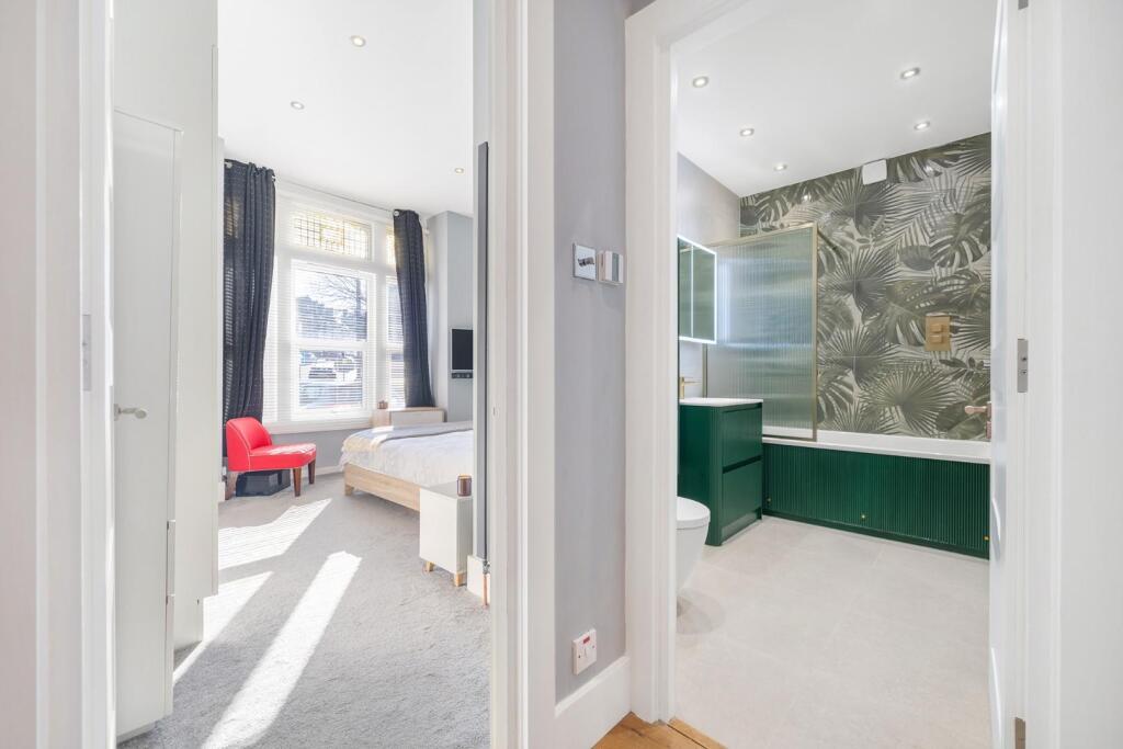 Bedroom Bathroom.jpg