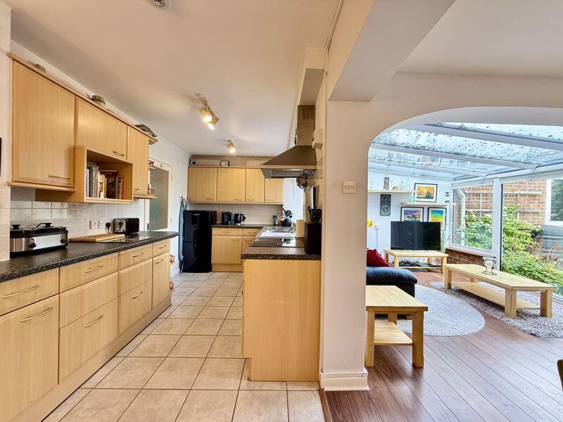 KITCHEN/LIVING SPACE