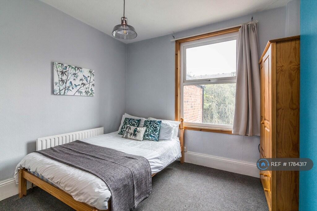 Room 2 (495/Month)