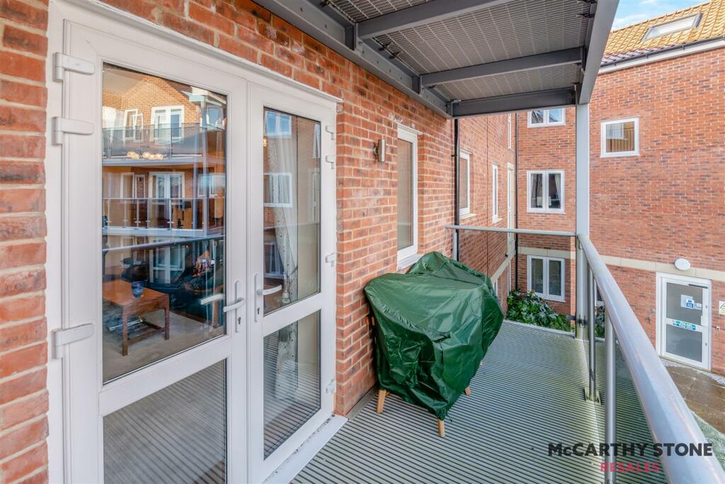 8581642-exterior04.jpg