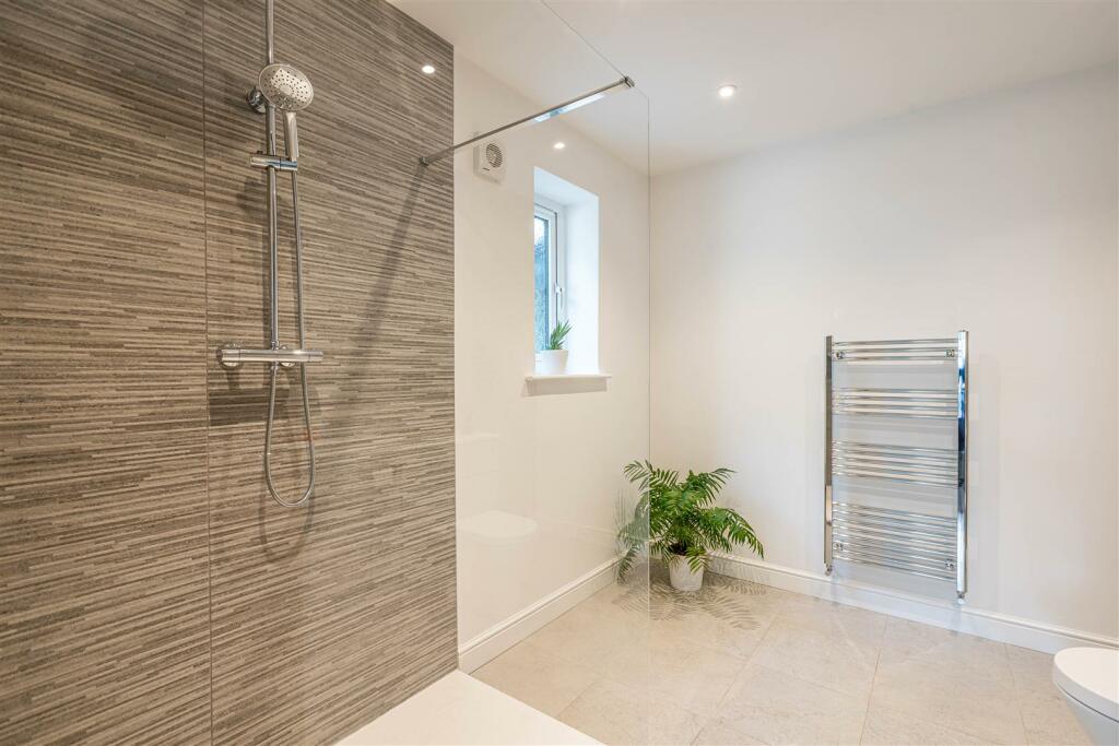Bedroom Two En-Suite