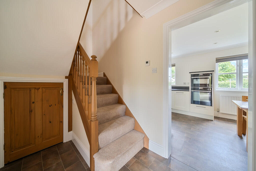 1301772-16-683883...