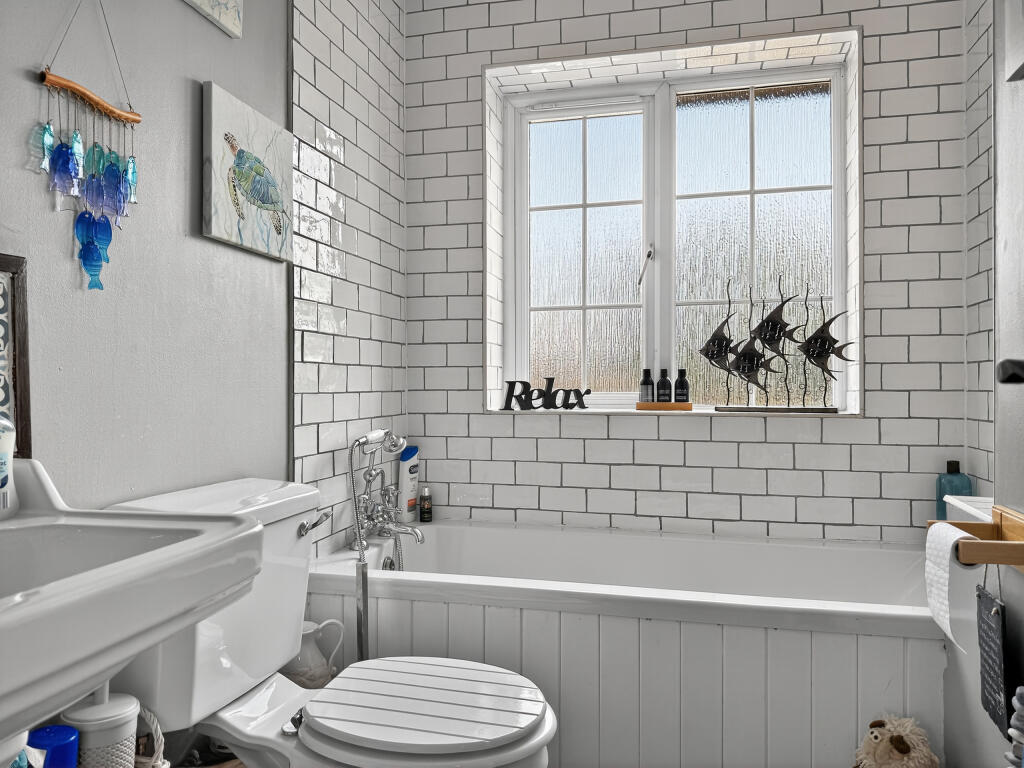 084_Photo 12-08-2025, 12 41 39