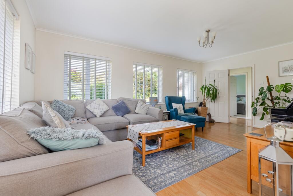 A09 - 30 Copythorne Rd Brixham - 250423