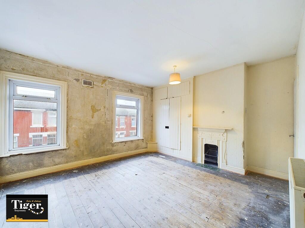 CAM02176G0-PR0468...