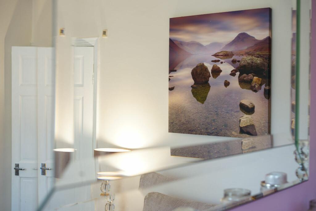 Photograph 33