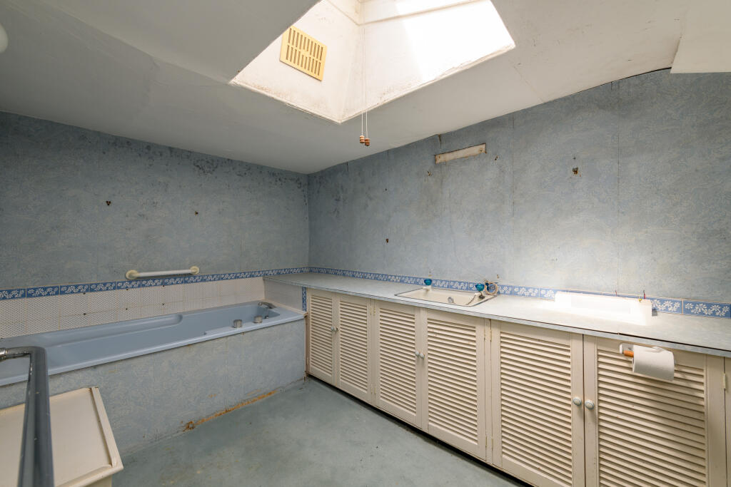 TEK HiRes 240521 110