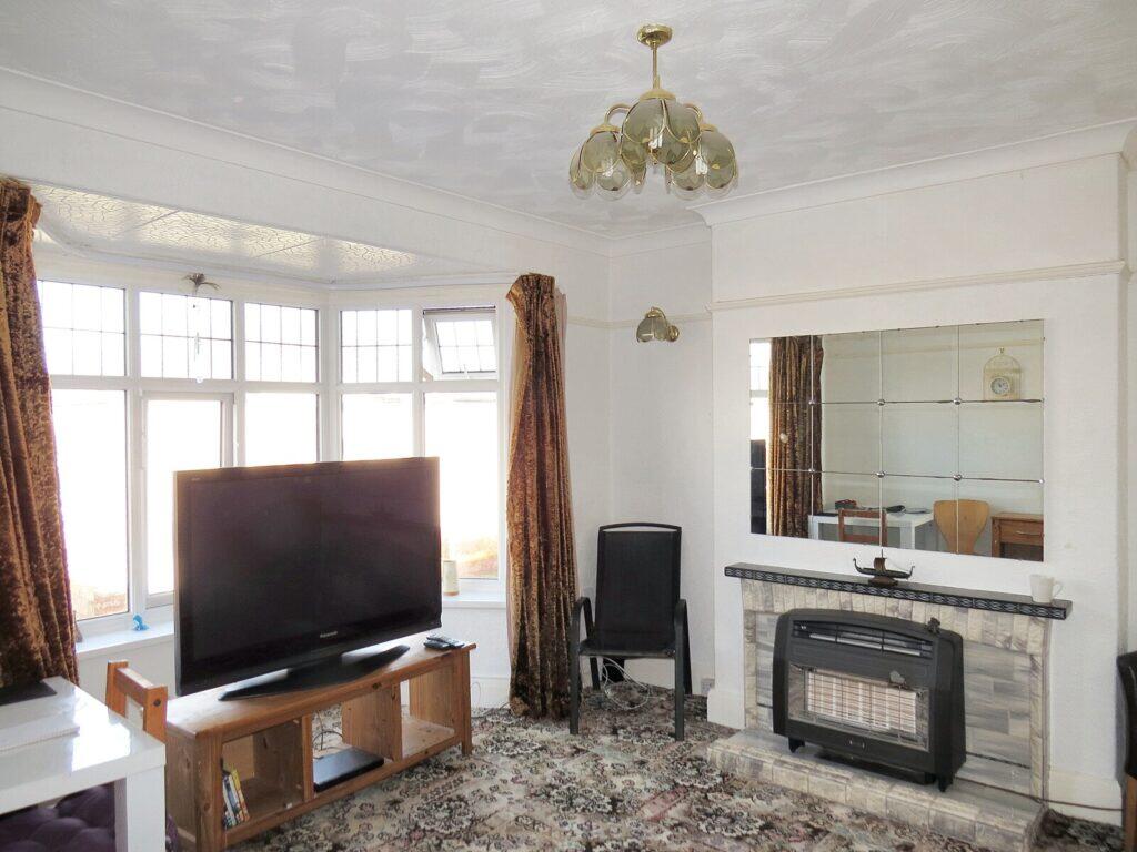 Kenilworth Gardens- Lounge