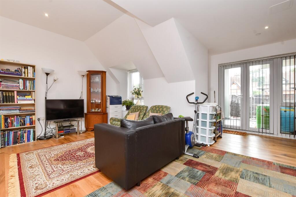 Kitchen / Lounge / Diner