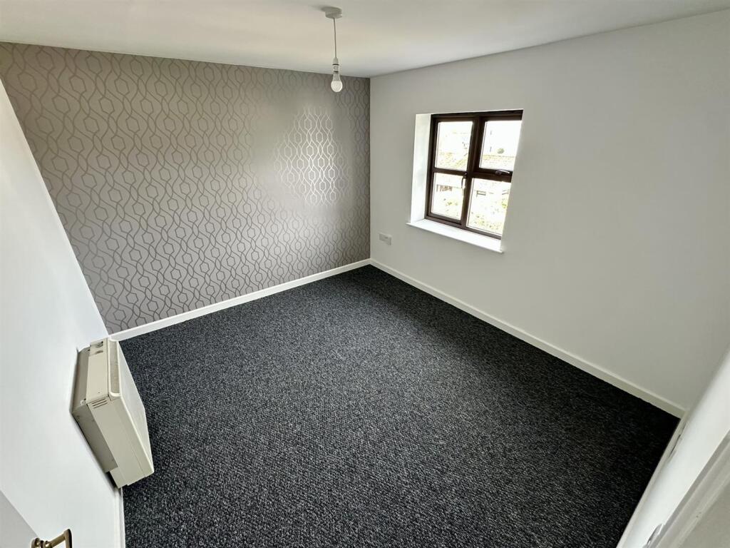 Bedroom 2.JPEG