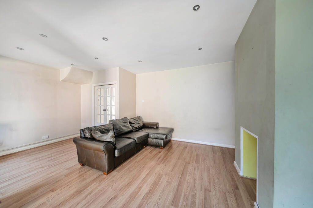 1304406-9-685597e...