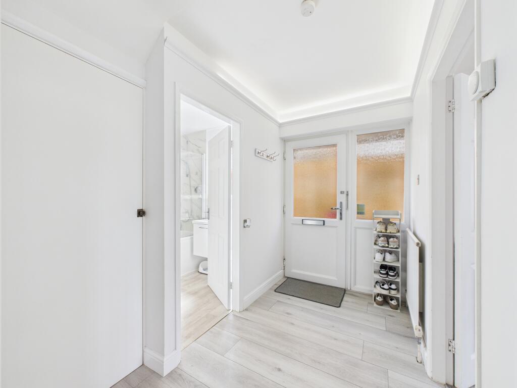 CAM02909G0-PR0458-STILL007