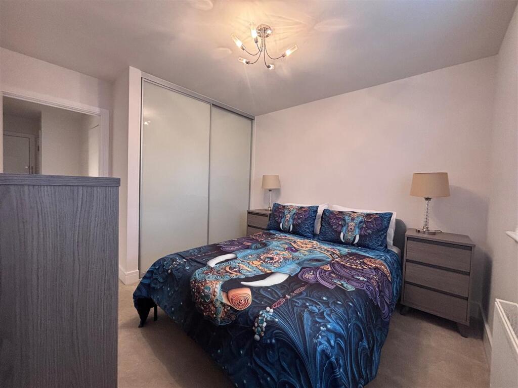 bedroom1.jpg
