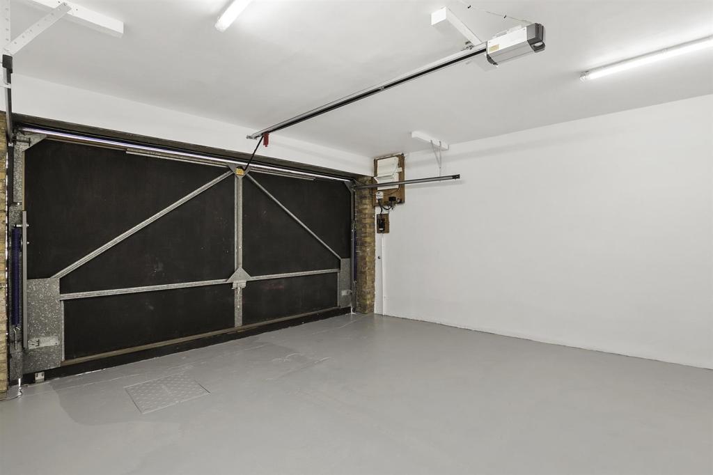 12 Eton Garages, Lambolle Place - gC6nlPOnEgjMZ91N