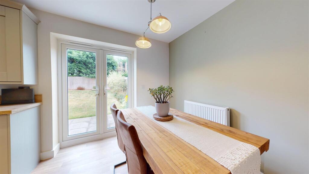 Atherton Rise 40 Dining Area.jpg