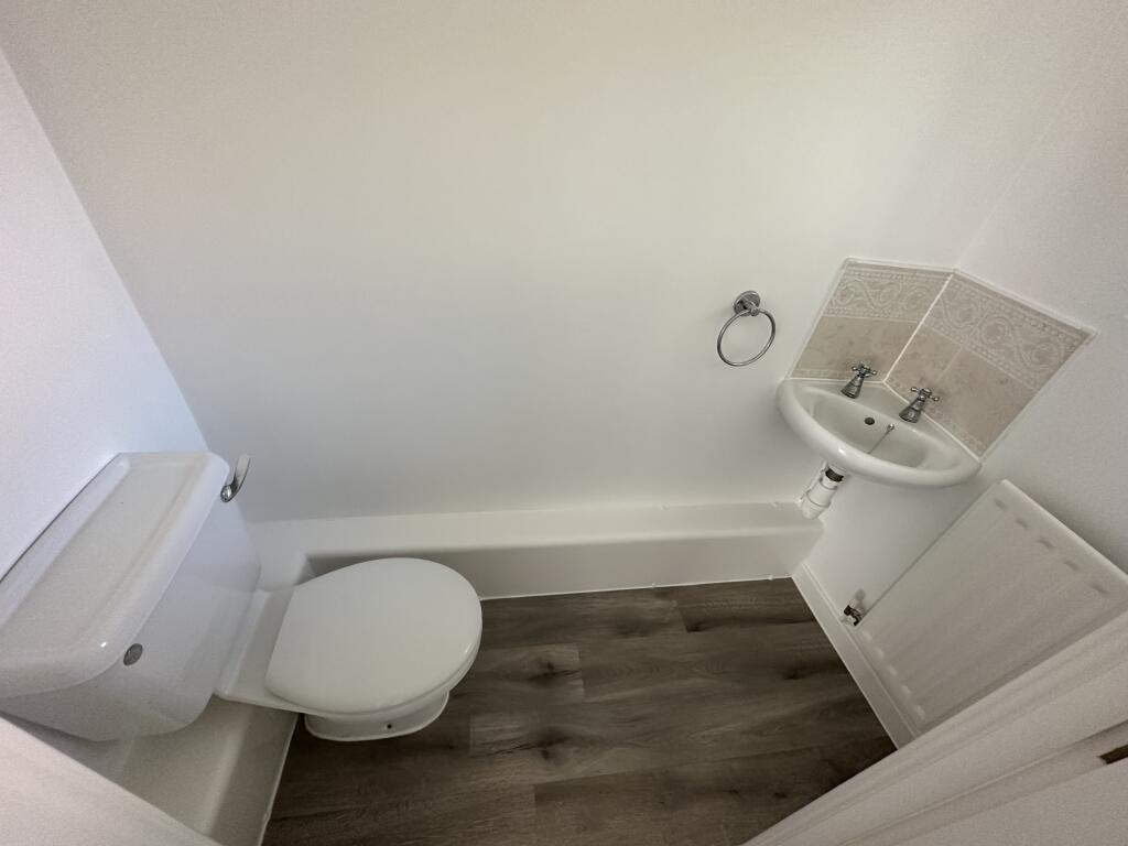 Cloakroom/wc