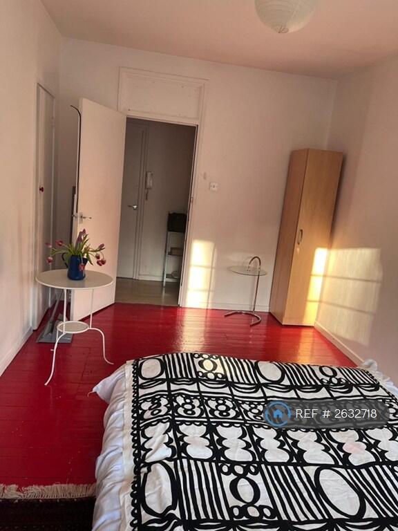 Bedroom 2_3
